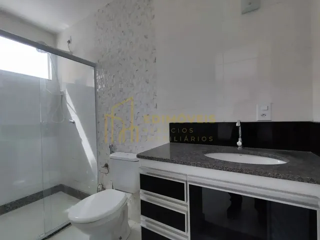 Imagem 16: Oportunidade Única: Casa Reformada em Morada de Laranjeiras com Quintal e Escritório!