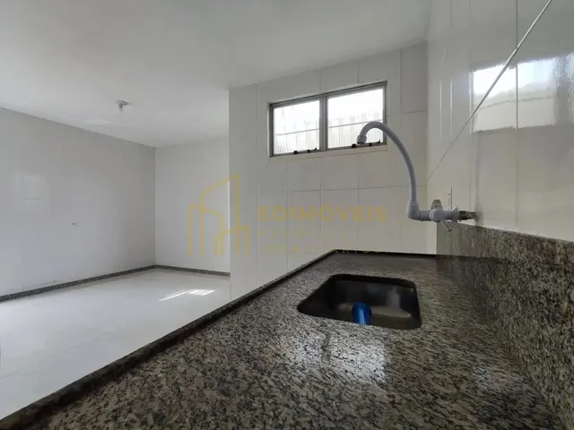 Imagem 15: Oportunidade Única: Casa Reformada em Morada de Laranjeiras com Quintal e Escritório!