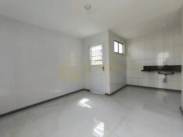 Imagem 12: Oportunidade Única: Casa Reformada em Morada de Laranjeiras com Quintal e Escritório!