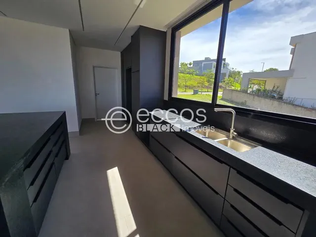 Imagem 8: Casa em Condomínio À Venda, 4 Quartos, 4 Suítes, 4 Vagas, Alphaville Lagoa Dos