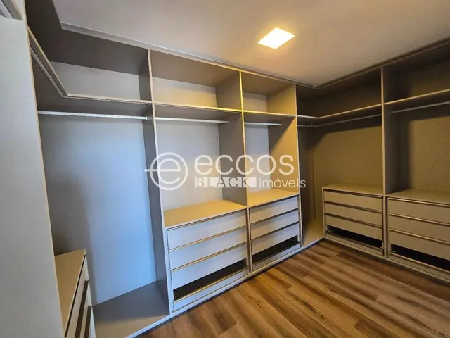 Imagem 3: Casa em Condomínio À Venda, 4 Quartos, 4 Suítes, 4 Vagas, Alphaville Lagoa Dos