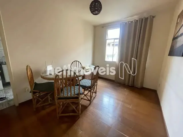 Imagem: Apartamento com Dois Quartos em Otima Localização