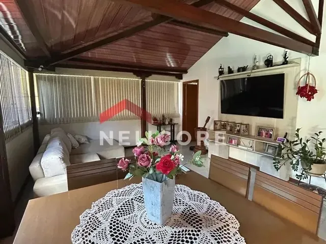 Imagem: Casa em Rua das Laranjeiras - Centro - Sabará/Mg