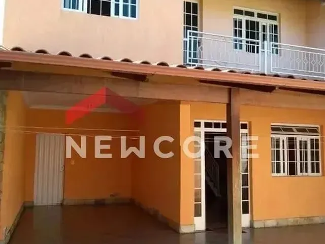 Imagem: Casa em Rua Flamboyant - Colonial - Contagem/Mg