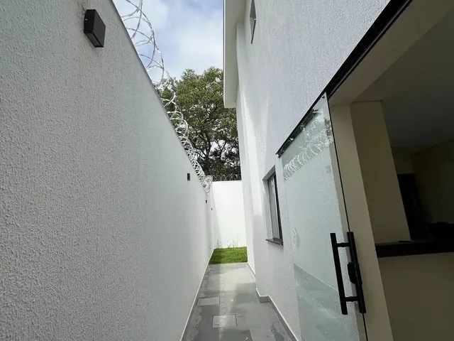 Imagem 12: Casa Moderna com 3 Quartos e Quintal