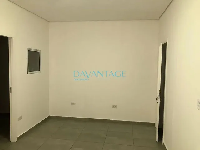 Imagem 15: Apartamento Térreo, com Área, 2 Dormitórios, Casa de Vila Bem Localizado na Vila