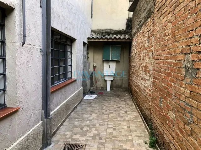 Imagem 11: Apartamento Térreo, com Área, 2 Dormitórios, Casa de Vila Bem Localizado na Vila