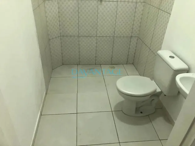 Imagem 14: Apartamento Térreo, com Área, 2 Dormitórios, Casa de Vila Bem Localizado na Vila