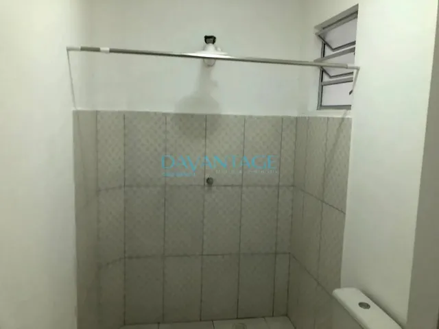 Imagem 7: Apartamento Térreo, com Área, 2 Dormitórios, Casa de Vila Bem Localizado na Vila