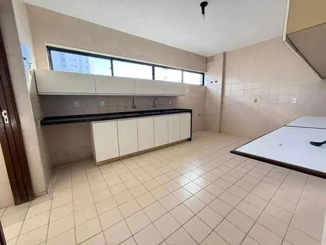 Imagem 6: Edf. Itacoatiara Village - 4 Quartos na Rua Setúbal, Próximo a Pracinha de Boa Viagem