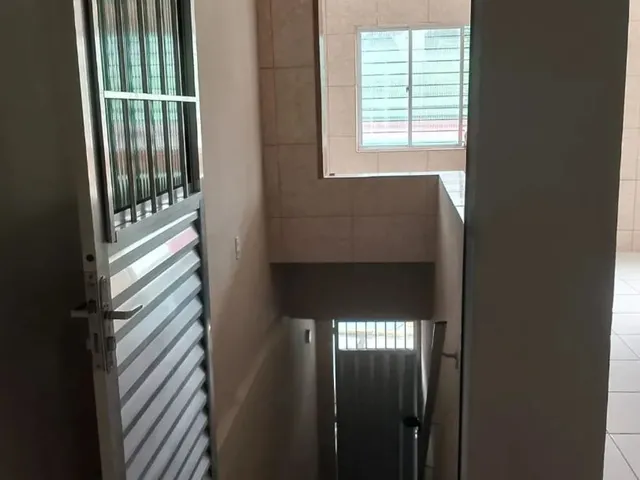Imagem 6: Aluga-Se Casa. Varanda, 2 Banheirose2 Dormitórios