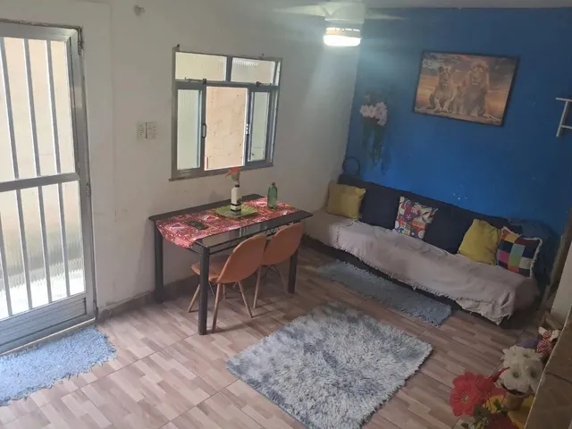 Imagem: A casa possui 2 Dormitórios, 1 Suíte, 1 Banheiro e está