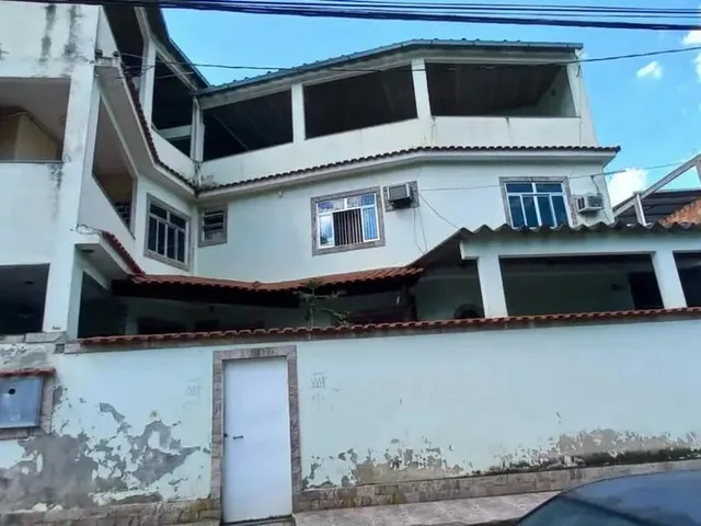 Imagem: A casa possui 3 Dormitórios, 2 Suítes, 3 Banheiros, 2