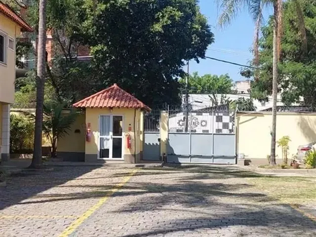 Imagem: Casa com 3 Pavimentos de 4 Quartos, 3 Suítes
