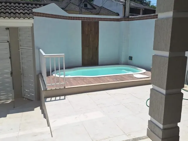 Imagem: Casa com Salão de Festas e Piscina