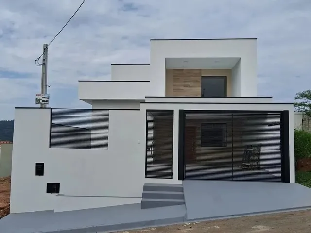 Imagem: Casa Moderna com Pé-Direito Duplo À Venda