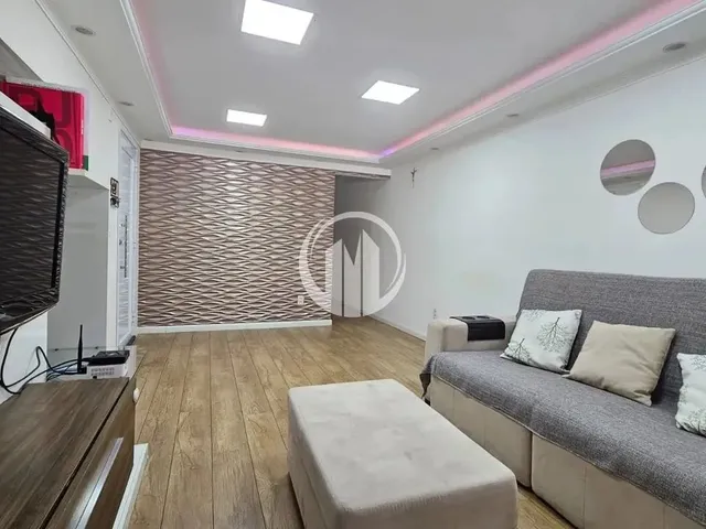 Imagem: A casa possui 2 Dormitórios, 1 Banheiro, 2 Vagas na