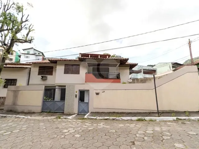 Imagem: Casa com 6 Quartos À Venda em Fradinhos