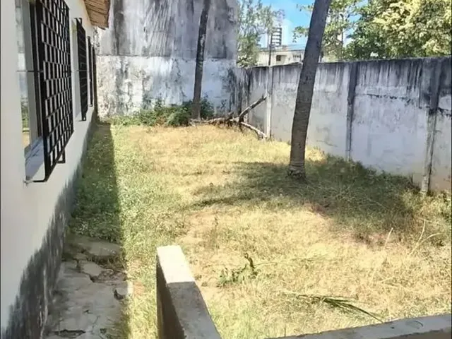 Imagem: Casa À Venda em Rua Pública, Bairro Novo