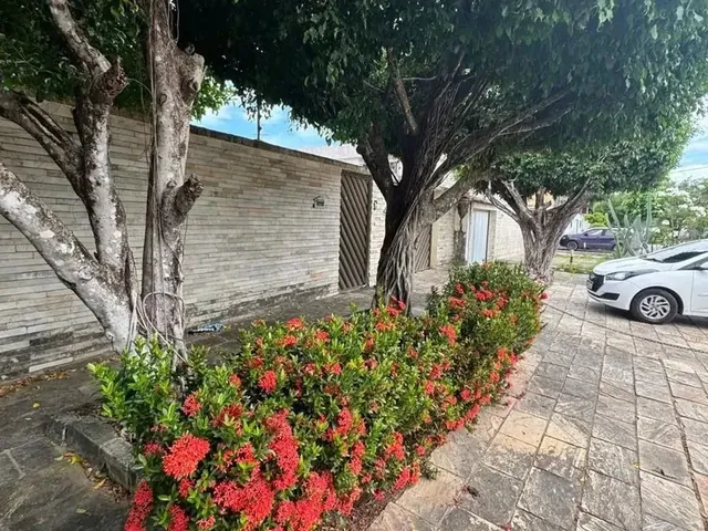 Imagem: Casa À Venda em Rua Pública, Bairro Novo