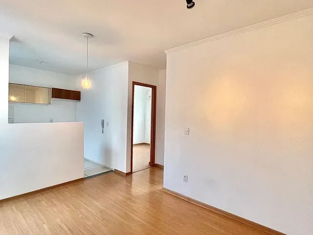 Imagem: O apartamento possui 2 Dormitórios, 1 Banheiro, 1 Vaga na