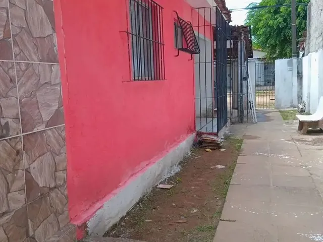 Imagem: Casa À Venda em Rua Pública, Pau Amarelo