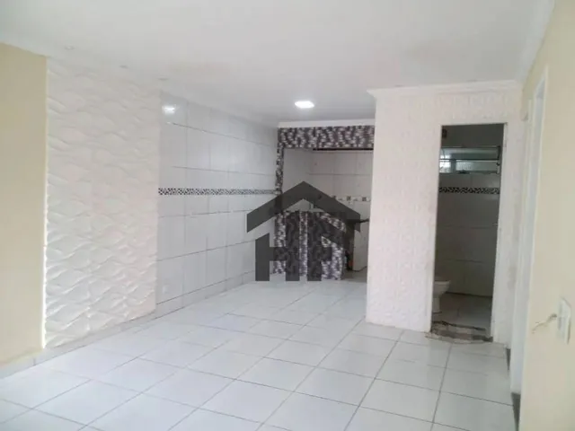 Imagem: Casa com 2 Quartos À Venda, Localizada