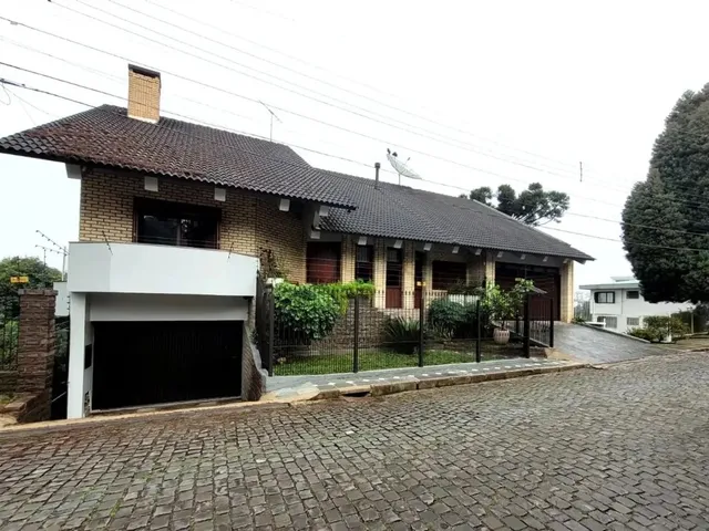 Imagem: Caxias do Sul - Casa Padrão - Petrópolis