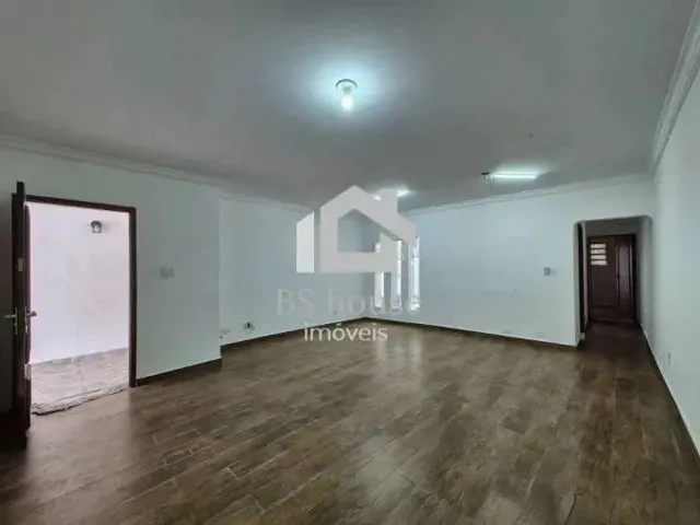 Imagem: A casa possui 3 Dormitórios, 3 Suítes, 5 Banheiros, 2