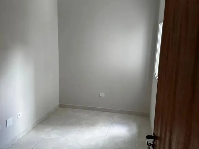 Imagem: O apartamento possui 2 Dormitórios, 1 Suíte, 2 Banheiros,