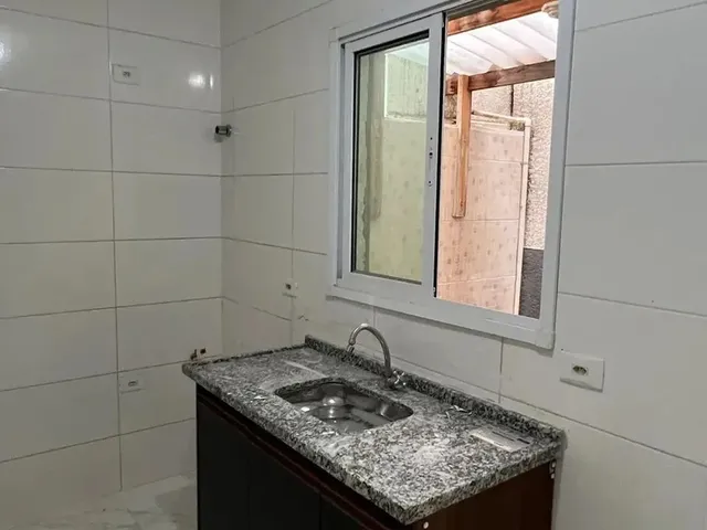 Imagem: O apartamento possui 2 Dormitórios, 1 Banheiro, 1 Vaga na