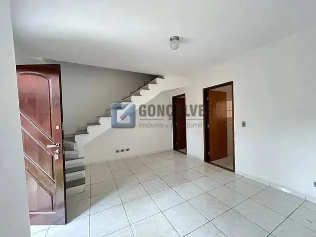 Imagem: A casa possui 2 Dormitórios, 2 Suítes, 3 Banheiros, 1