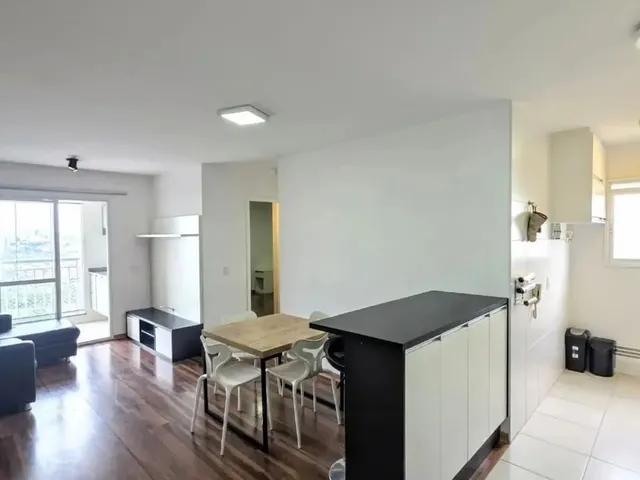 Imagem: O apartamento possui 2 Dormitórios, 1 Suíte, 2 Banheiros,