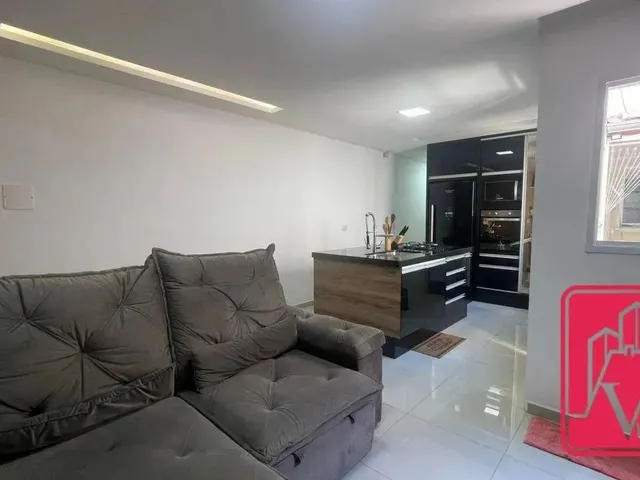 Imagem: O apartamento possui 2 Dormitórios, 1 Suíte, 2 Banheiros,