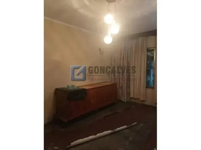 Imagem: A casa possui 3 Dormitórios, 1 Suíte, 3 Banheiros, 2
