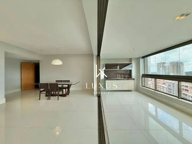 Imagem: Apartamento com 4 Dormitórios, 201 M²
