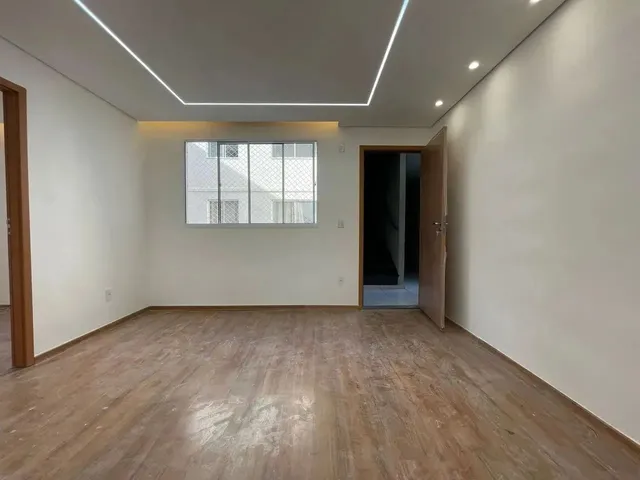 Imagem: Apartamento de 02 Quartos e 01 Vaga a Venda