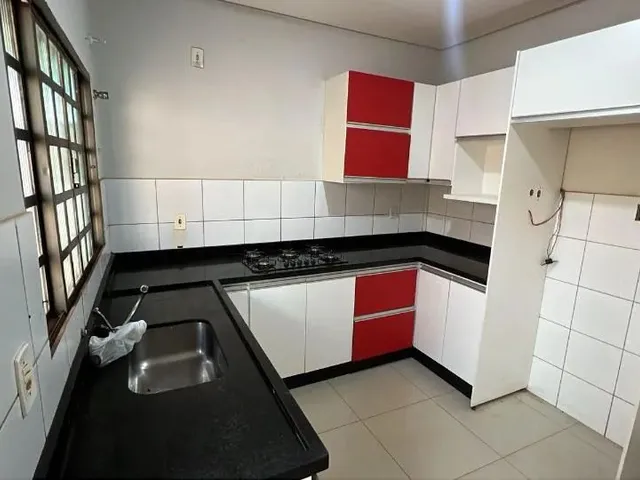 Imagem 11: Casa Térrea Rica em Armários