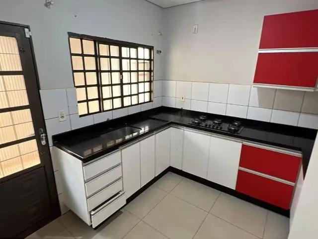 Imagem 5: Casa Térrea Rica em Armários
