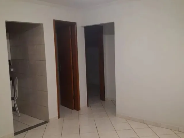 Imagem: O apartamento possui 2 Dormitórios, 1 Banheiro, 1 Vaga na