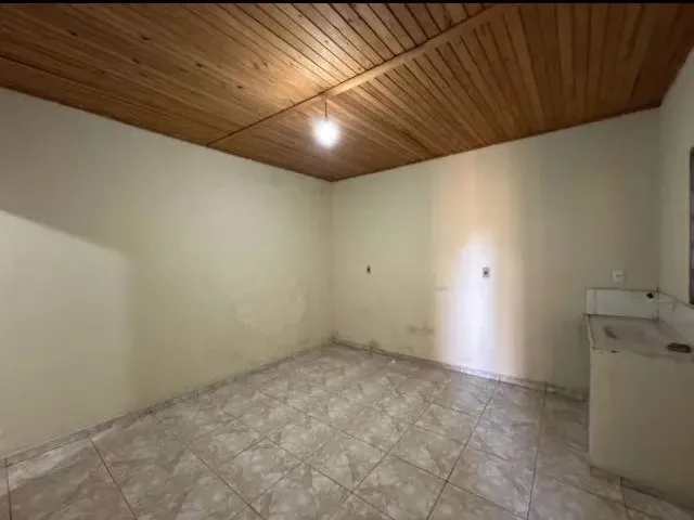 Imagem 3: Kitnet, Vila Popular, Livre de Água e Luz, Cozinha, Banheiro, Lavanderia e Garagem