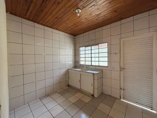 Imagem 2: Casa em Vila com 2 Quartos, Lavanderia e Vaga para Carro