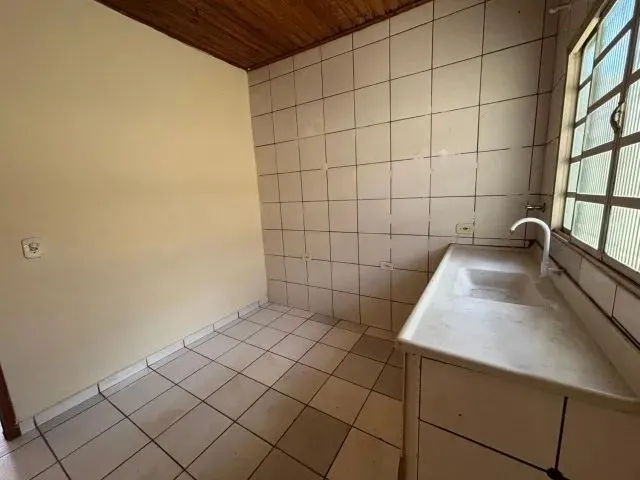 Imagem 3: Casa em Vila com 2 Quartos, Lavanderia e Vaga para Carro
