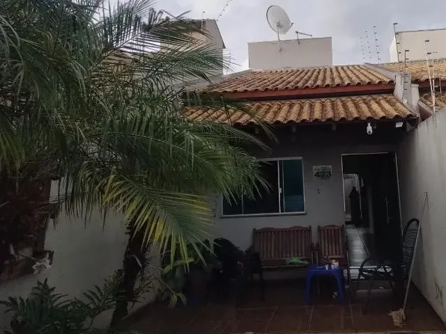 Imagem: A casa possui 2 Dormitórios, 1 Banheiro, 1 Vaga na
