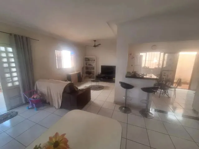 Imagem 12: Sobrado para Venda Possui 286 Metros Quadrados com 5 Quartos em Coopharádio - Campo