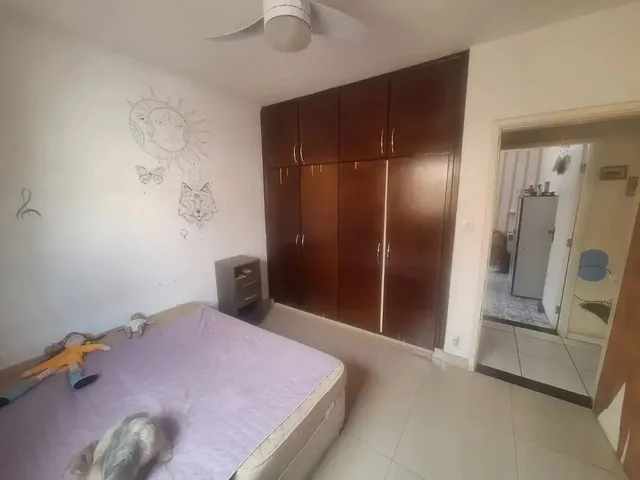 Imagem 7: Sobrado para Venda Possui 286 Metros Quadrados com 5 Quartos em Coopharádio - Campo