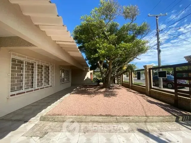 Imagem 2: Casa Ampla no Centro com 3 Dormitórios e Espaço Gourmet