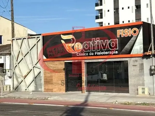 Imagem: A casa possui 3 Dormitórios, 2 Banheiros, 90m² de Área,