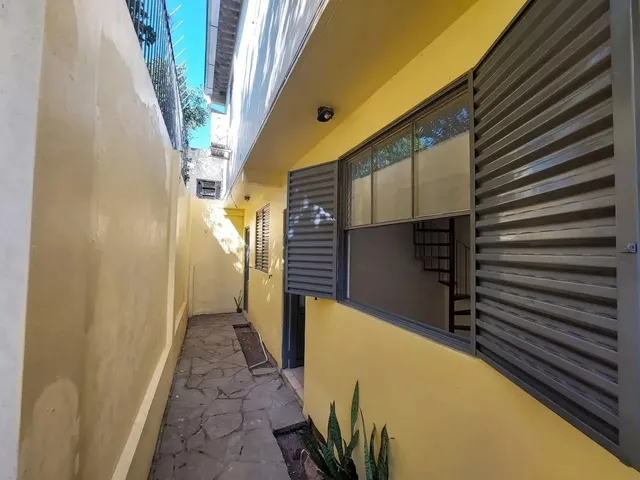 Imagem: Casa com 2 Dormitórios para Alugar no Bairro