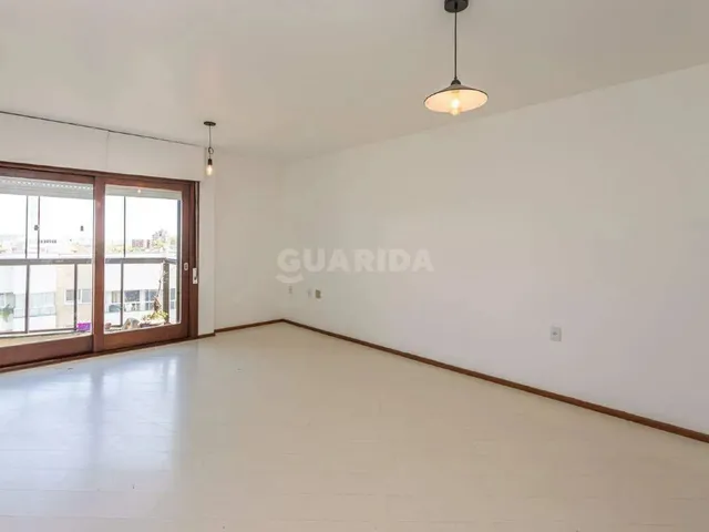 Imagem 6: Apartamento Semimobiliado com 3 Dormitórios, Sendo 1 Suíte, e 2 Vagas de Garagem No